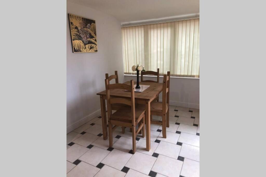 A Home Away From Home Ipswich Extérieur photo